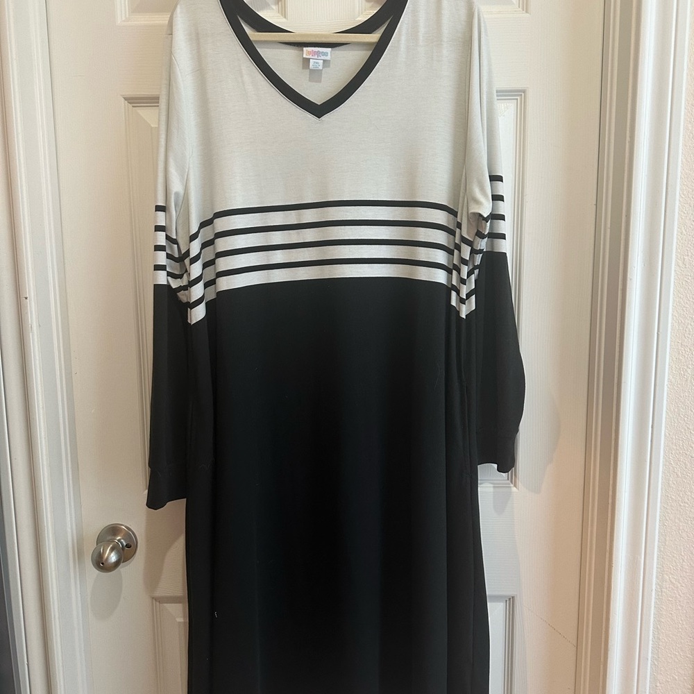 LuLaRoe Black and White Long Sleeve Dress